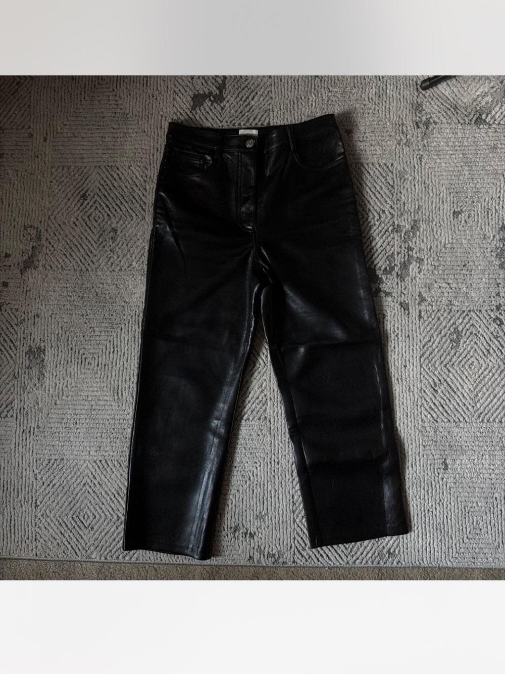 Aritzia’s Wilfred Melina Crop vegan leather pants